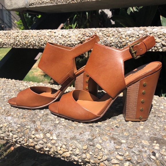❌SOLD❌ NEW Block Heels - Picture 2 of 7